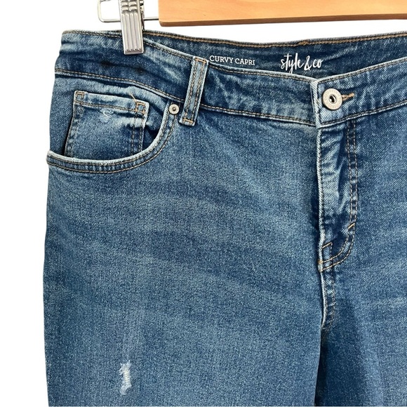 Style & Co Curvy Capri Size 16 Petite Honeybee Wash Distressed Jeans - Picture 6 of 9